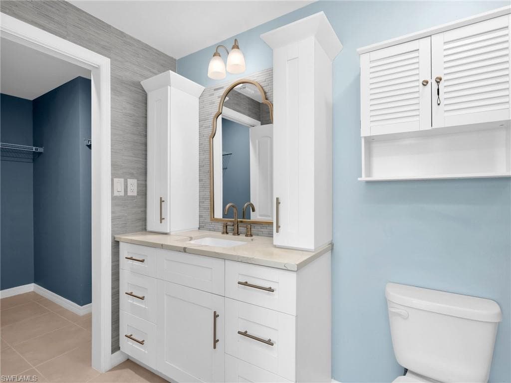 731 Hadley PL W, NAPLES FL 34104-21