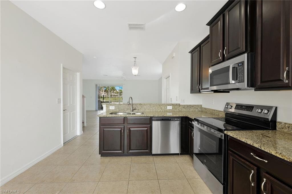 3827 Clearbrook LN, FORT MYERS FL 33966-12