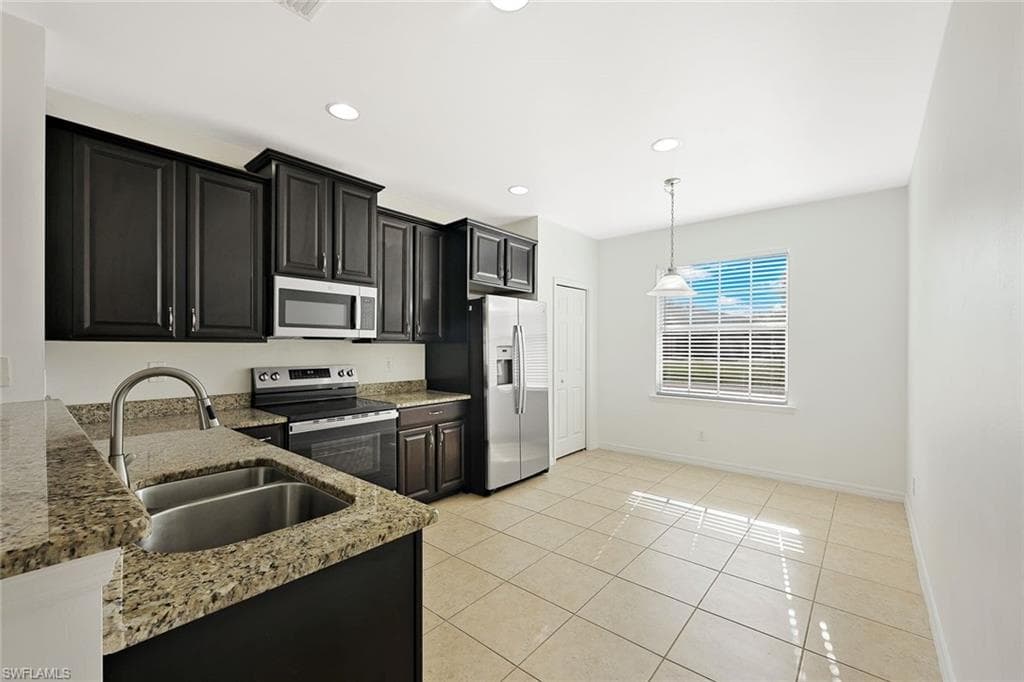 3827 Clearbrook LN, FORT MYERS FL 33966-10