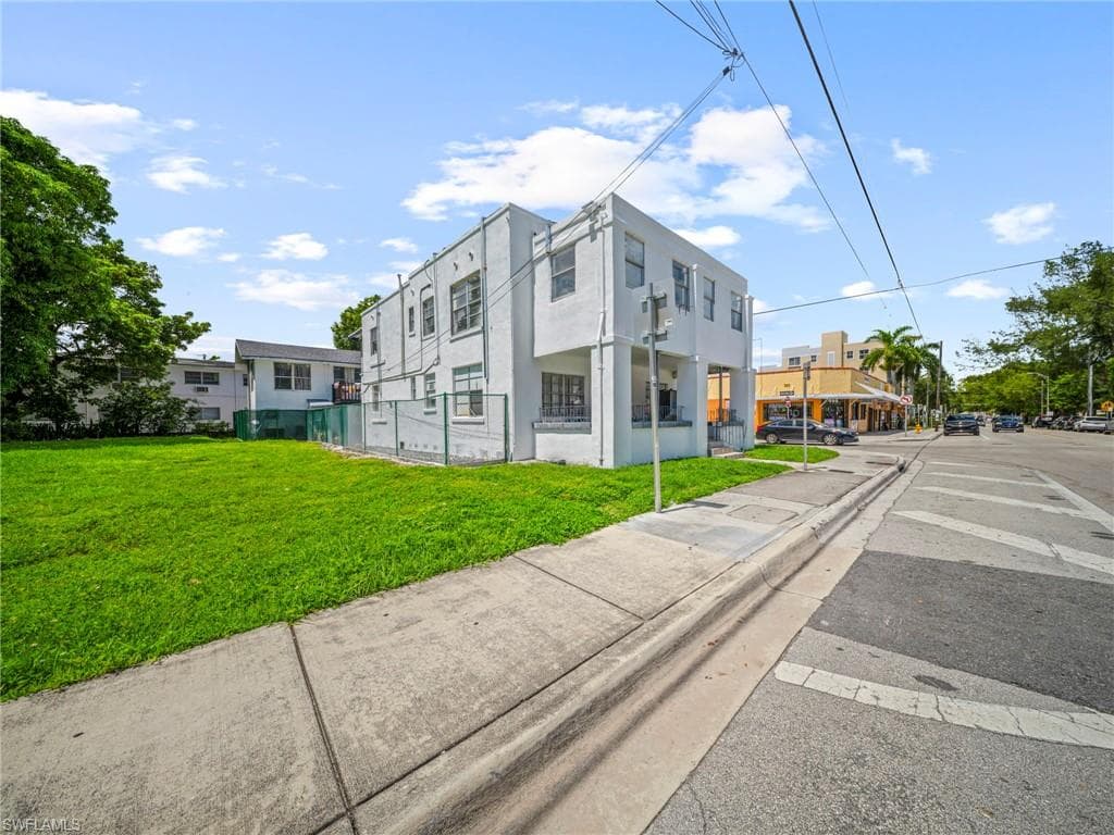 500 SW 8th AVE, MIAMI FL 33130-1