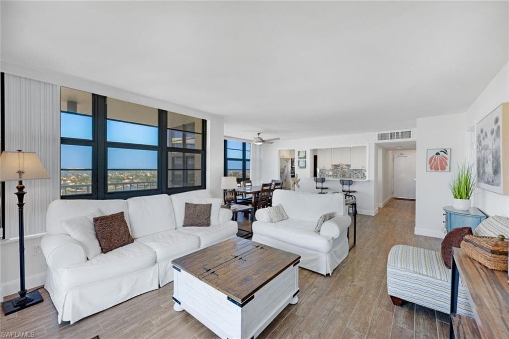 380 Seaview CT 1703-5
