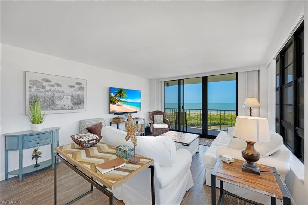 380 Seaview CT 1703-4