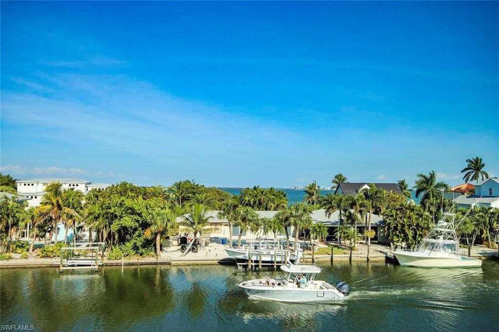 1520 Angel DR, SANIBEL FL 33957-41