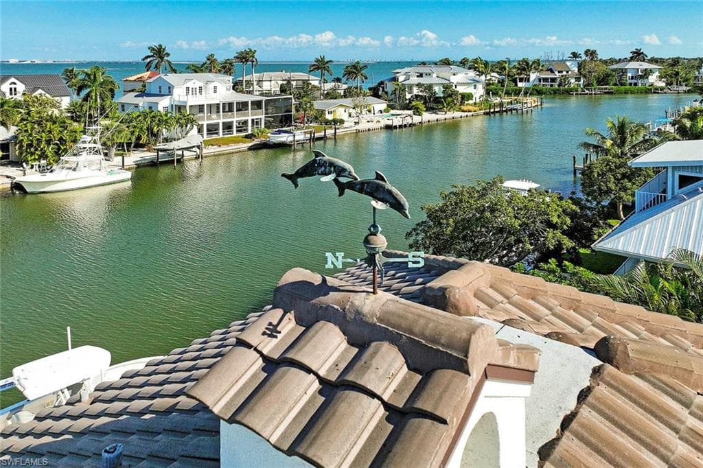 1520 Angel DR, SANIBEL FL 33957-45