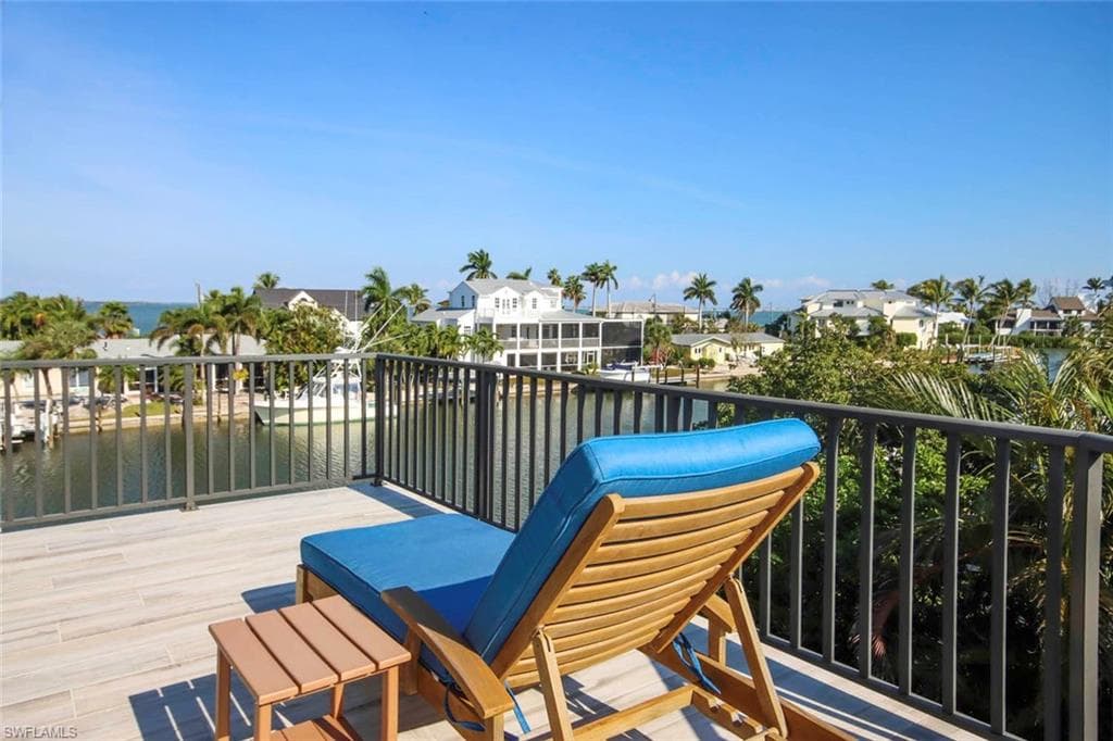 1520 Angel DR, SANIBEL FL 33957-21
