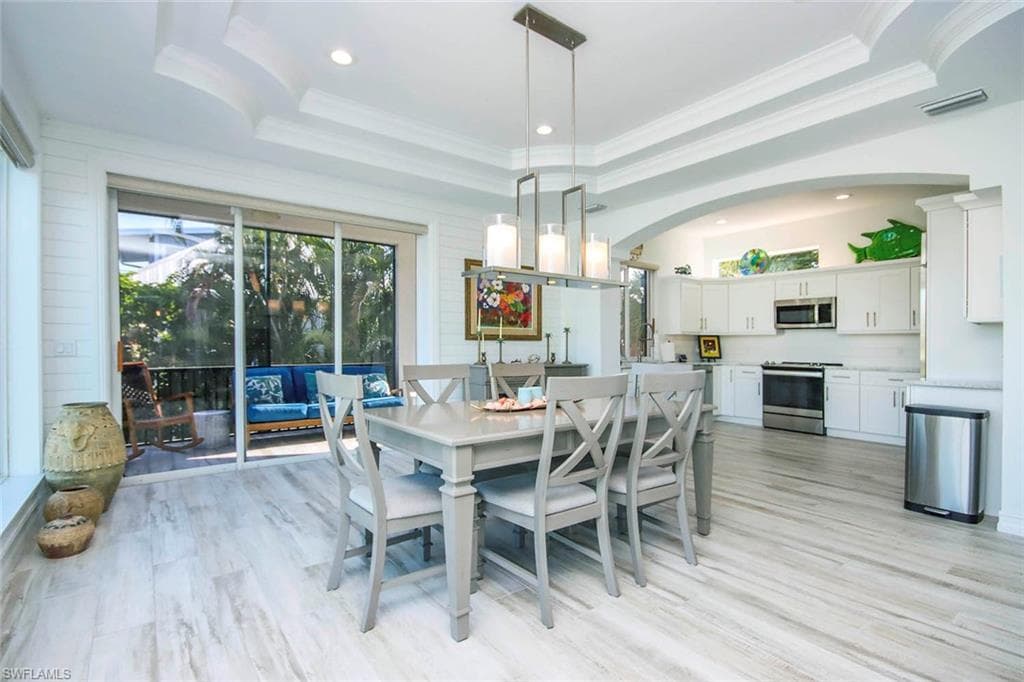 1520 Angel DR, SANIBEL FL 33957-6