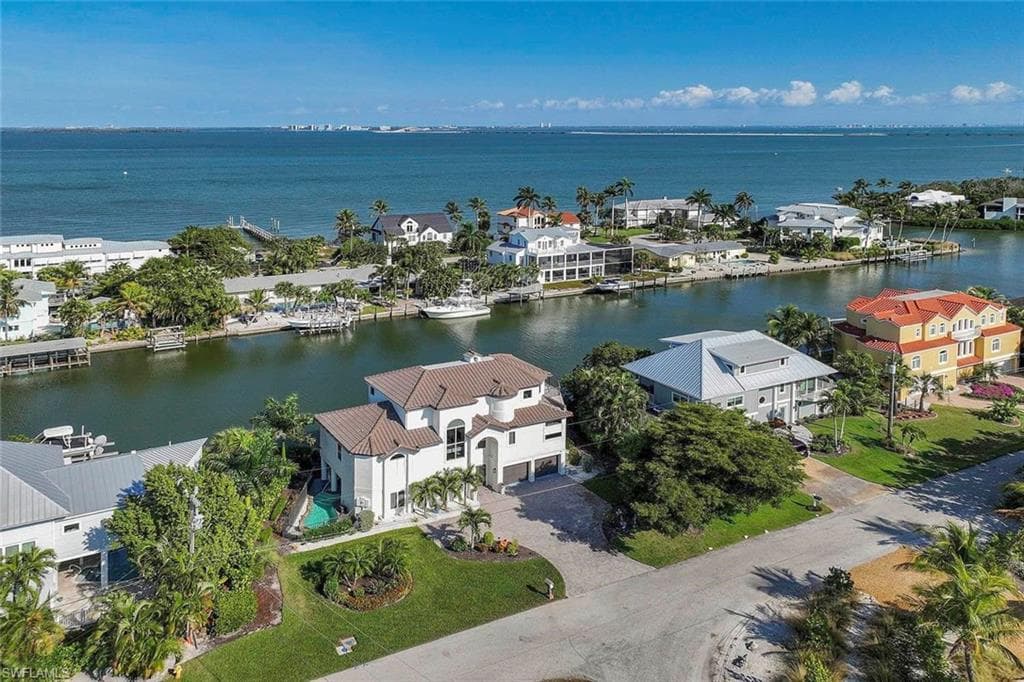 1520 Angel DR, SANIBEL FL 33957-39