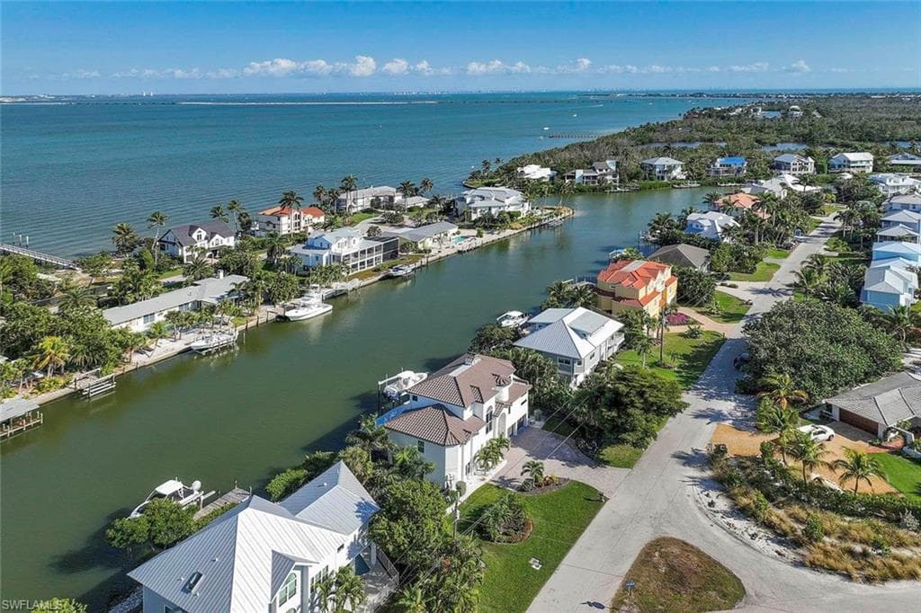 1520 Angel DR, SANIBEL FL 33957-38