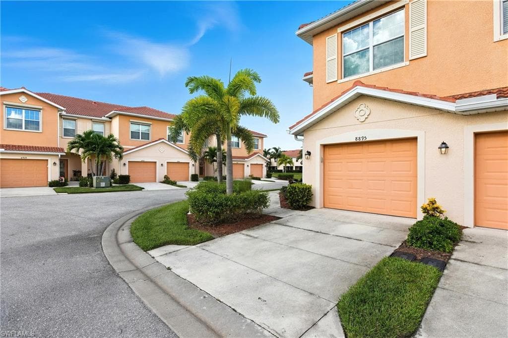8895 Via Isola CT, FORT MYERS FL 33966-1
