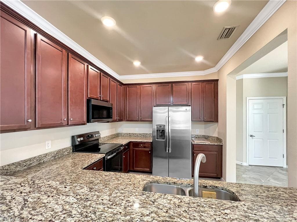 8895 Via Isola CT, FORT MYERS FL 33966-8