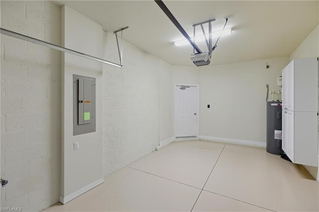 8895 Via Isola CT, FORT MYERS FL 33966-32