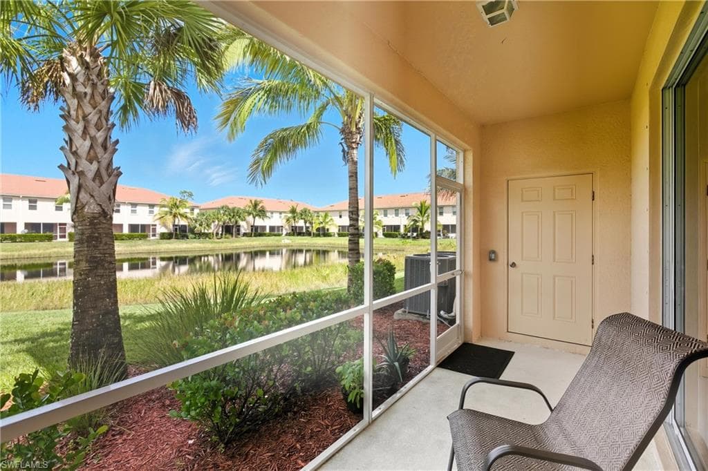 8895 Via Isola CT, FORT MYERS FL 33966-30