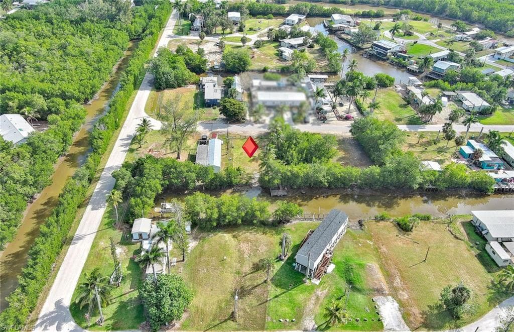 102 Egret LN, EVERGLADES CITY FL 34139-8