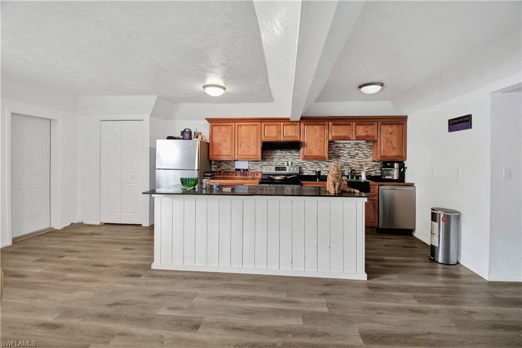 101 Pago Pago DR E, NAPLES FL 34113-25