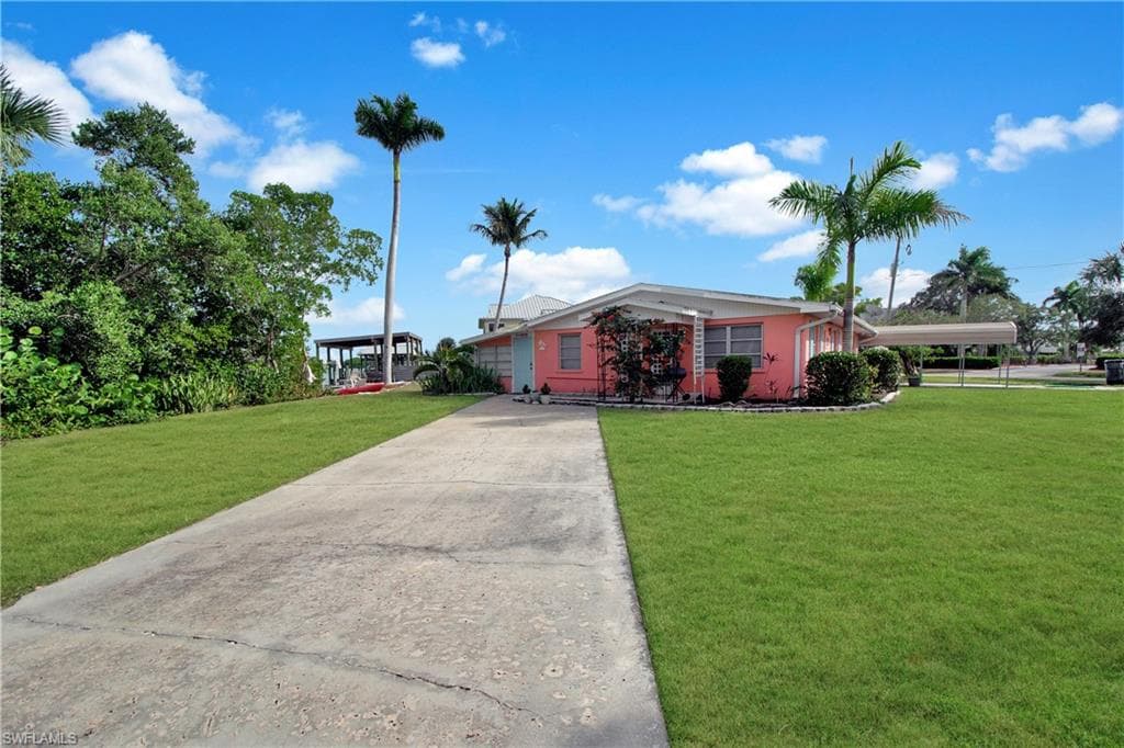 101 Pago Pago DR E, NAPLES FL 34113-6