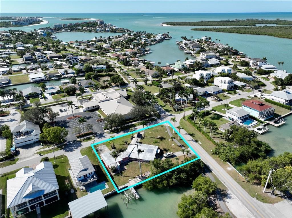 101 Pago Pago DR E, NAPLES FL 34113-33