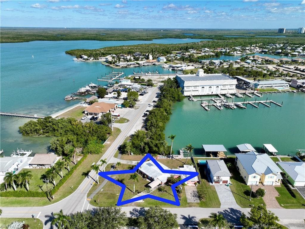 101 Pago Pago DR E, NAPLES FL 34113-37