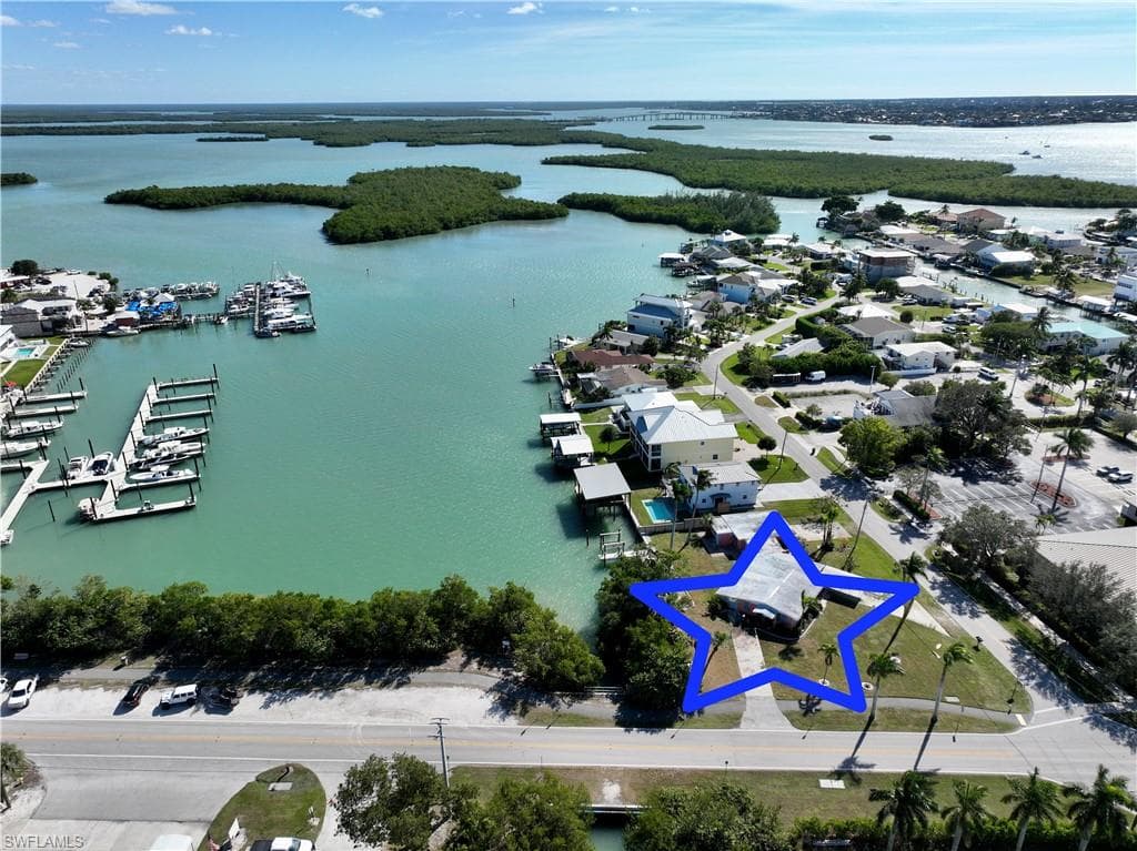 101 Pago Pago DR E, NAPLES FL 34113-39