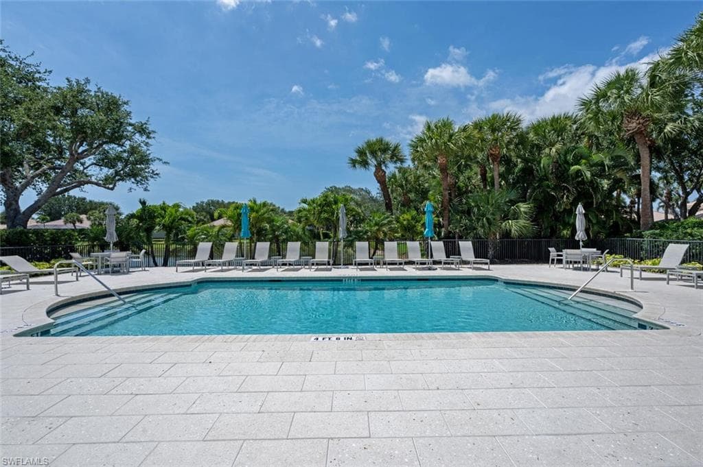 2396 Ravenna BLVD # 102, NAPLES FL 34109-33