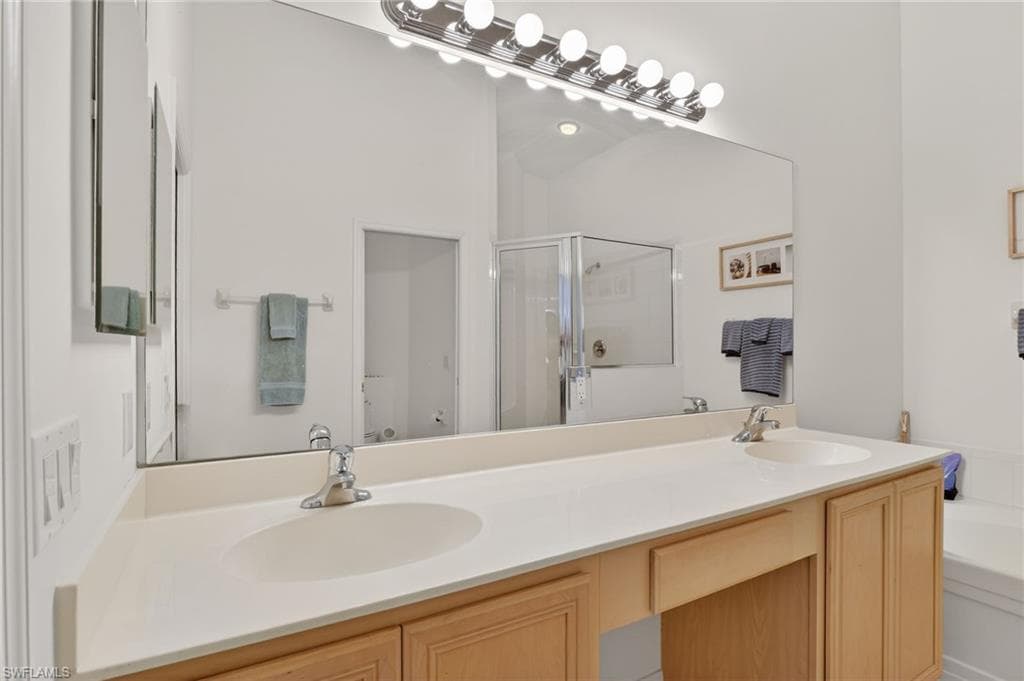 6837 Sterling Greens DR # 201, NAPLES FL 34104-26