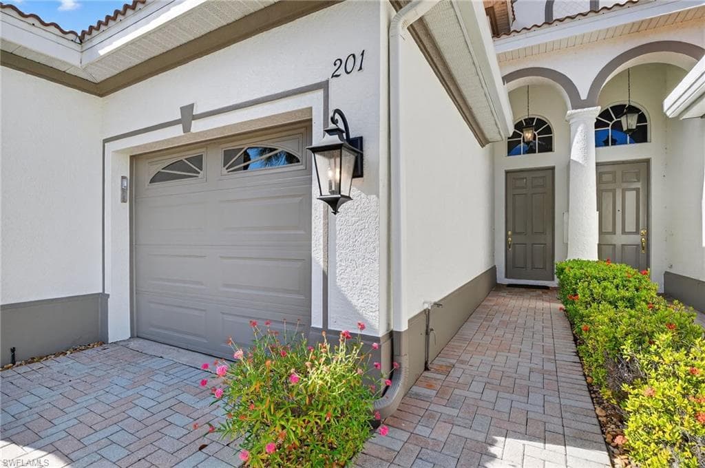 6837 Sterling Greens DR # 201, NAPLES FL 34104-5