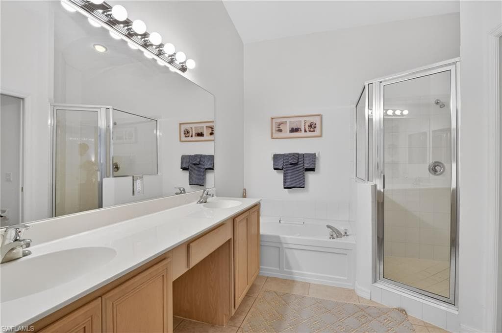 6837 Sterling Greens DR # 201, NAPLES FL 34104-25