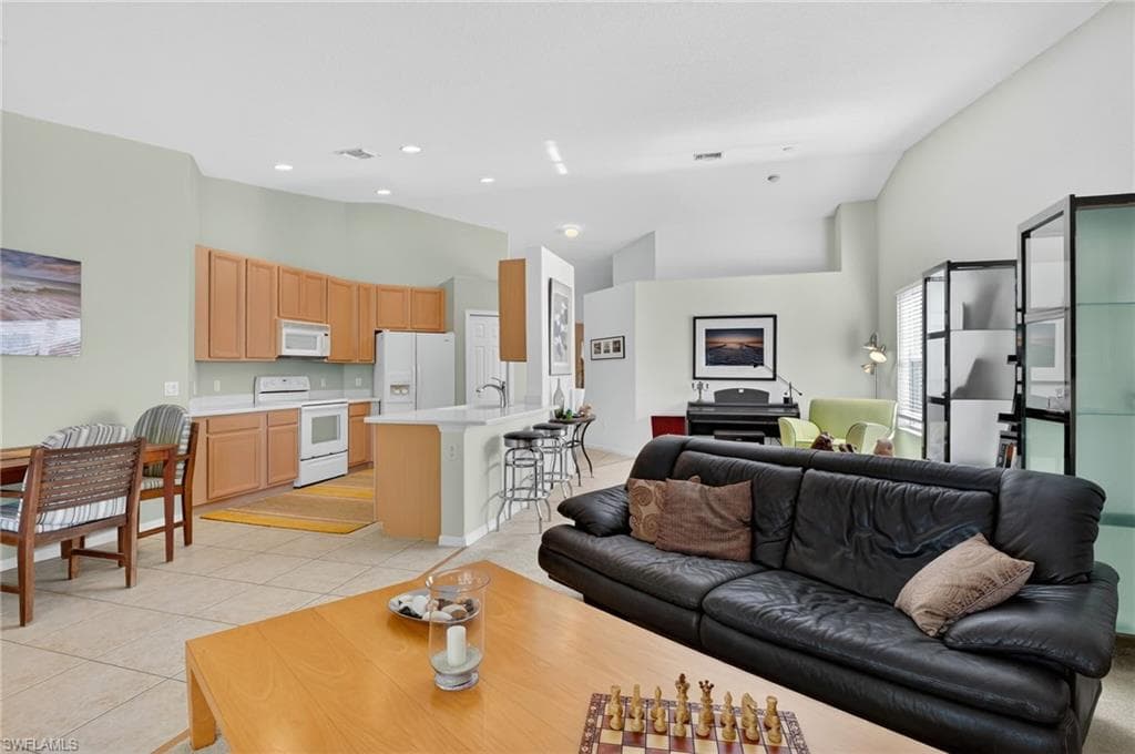 6837 Sterling Greens DR # 201, NAPLES FL 34104-13