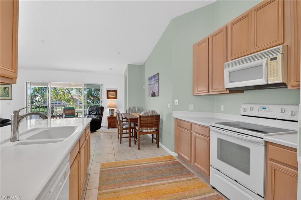 6837 Sterling Greens DR # 201, NAPLES FL 34104-17