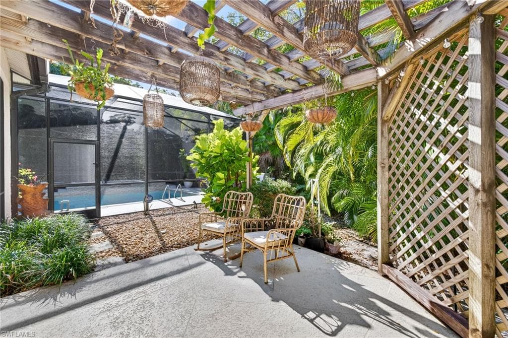 2229 Goshawk CT, NAPLES FL 34105-21