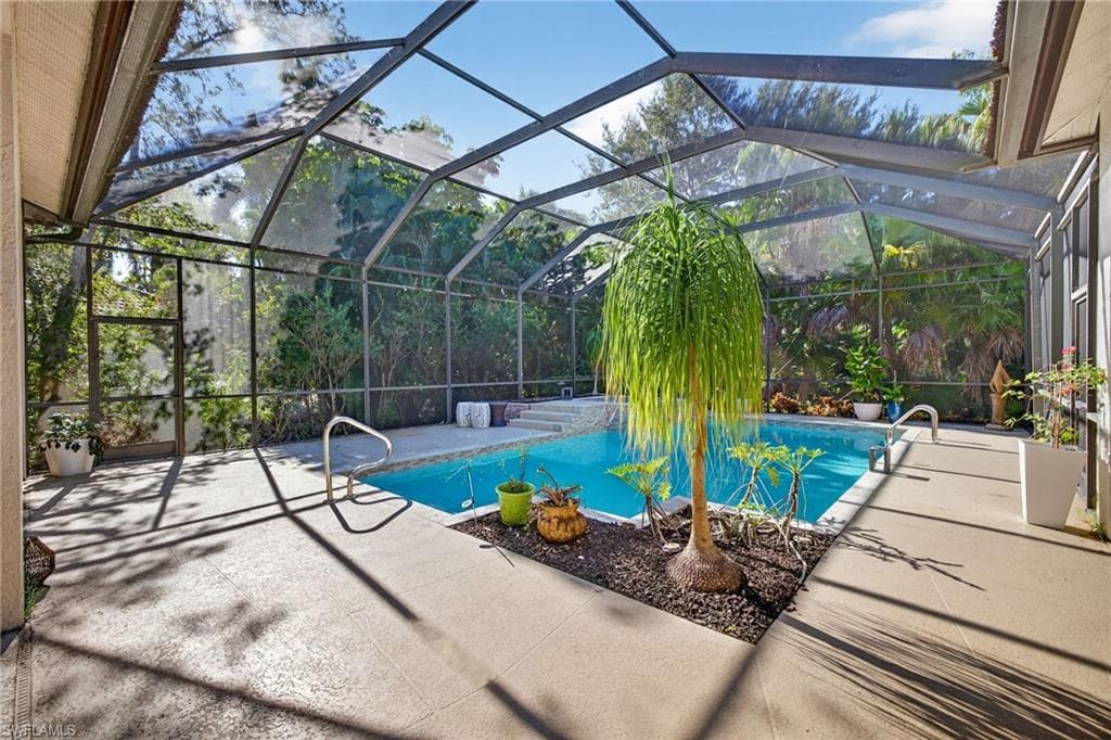 2229 Goshawk CT, NAPLES FL 34105-19