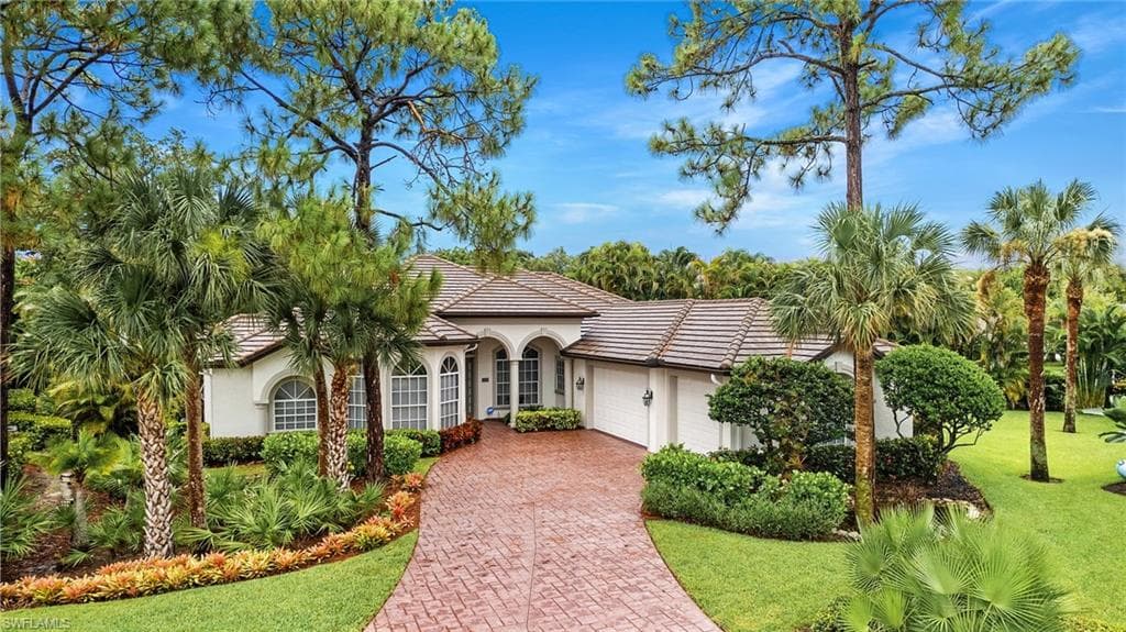 2229 Goshawk CT, NAPLES FL 34105-23