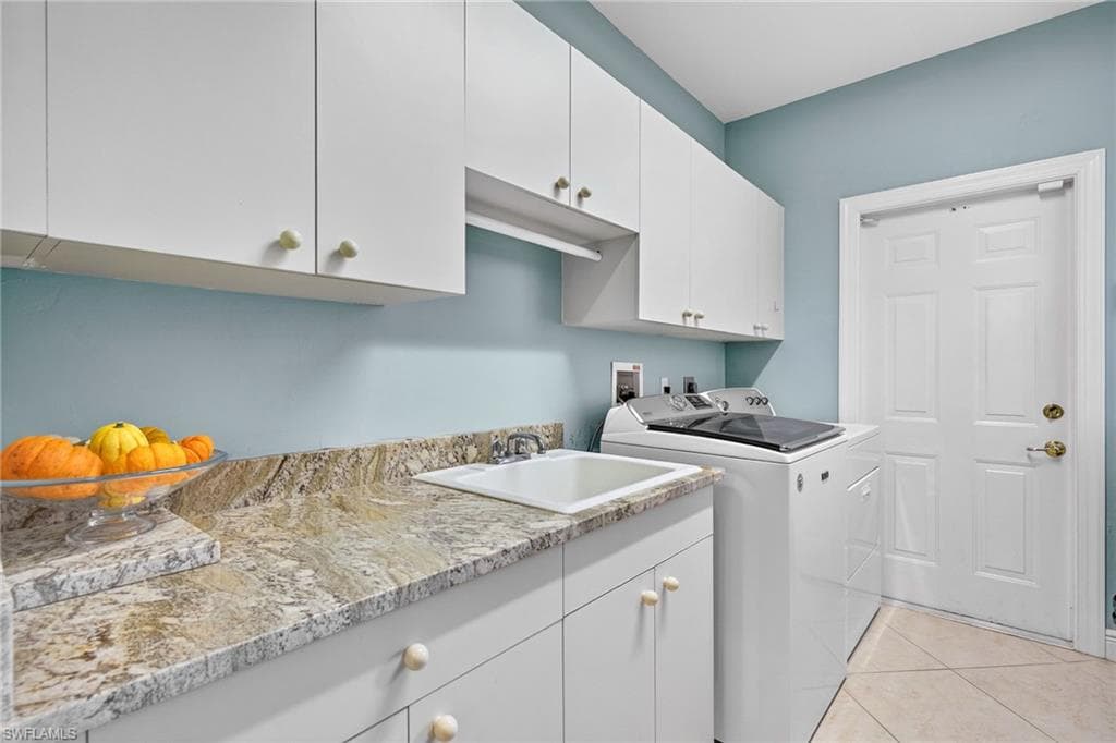 2229 Goshawk CT, NAPLES FL 34105-17