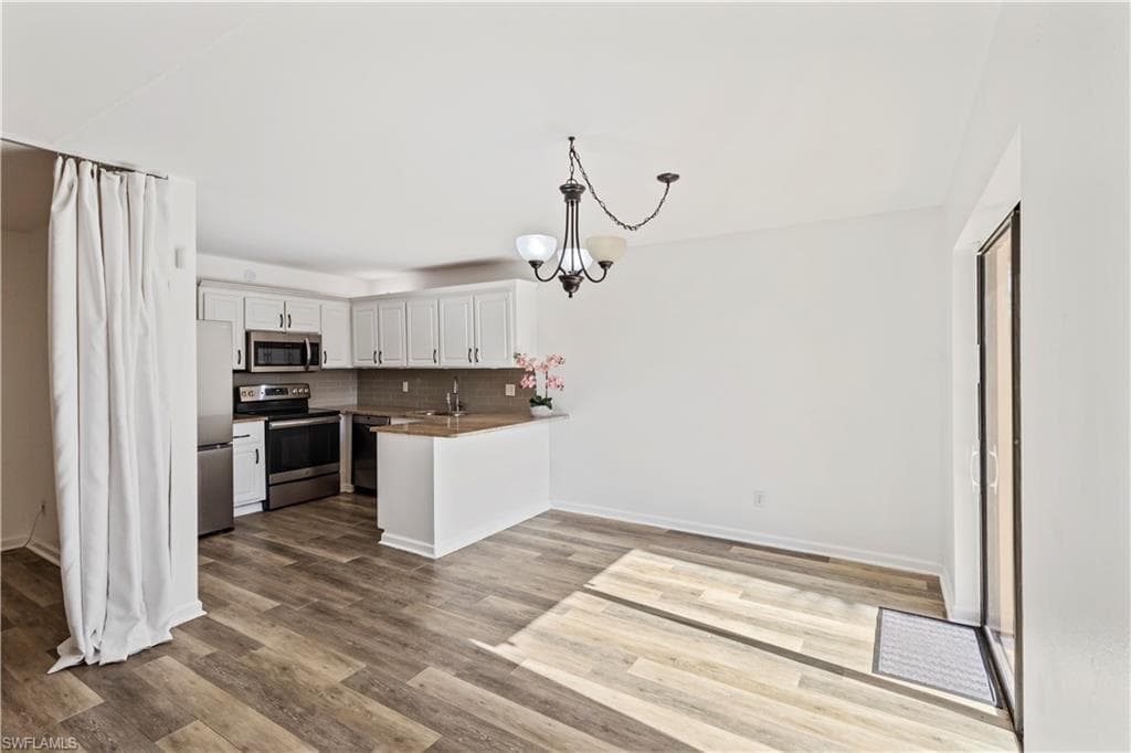 4001 Sandlewood LN # 4, FORT MYERS FL 33907-5