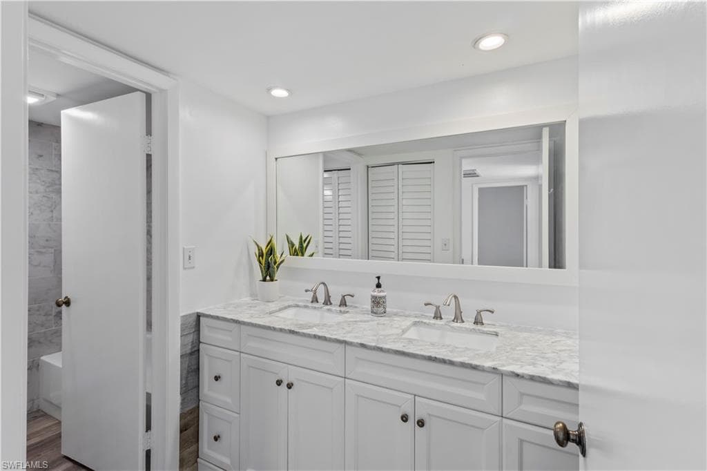 4001 Sandlewood LN # 4, FORT MYERS FL 33907-25