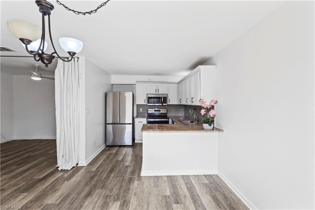 4001 Sandlewood LN # 4, FORT MYERS FL 33907-6