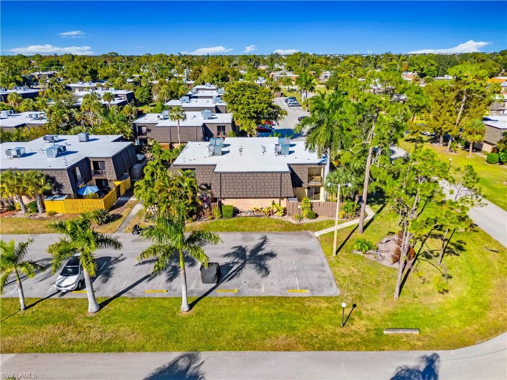 4001 Sandlewood LN # 4, FORT MYERS FL 33907-35