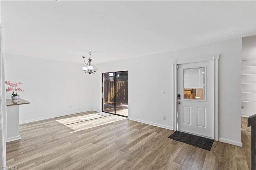 4001 Sandlewood LN # 4, FORT MYERS FL 33907-4