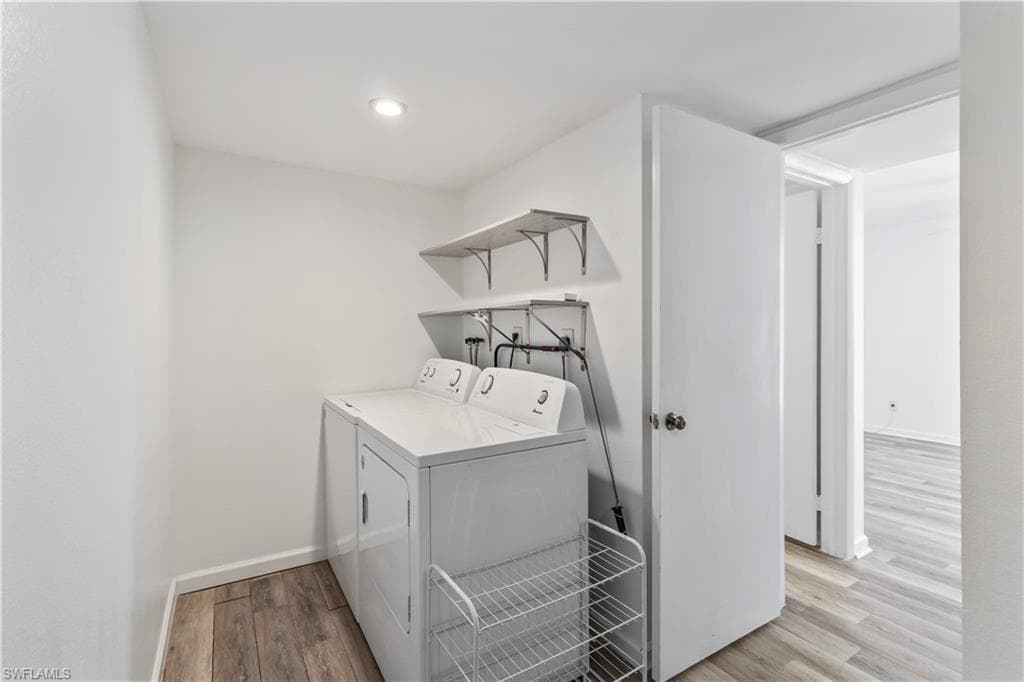 4001 Sandlewood LN # 4, FORT MYERS FL 33907-29