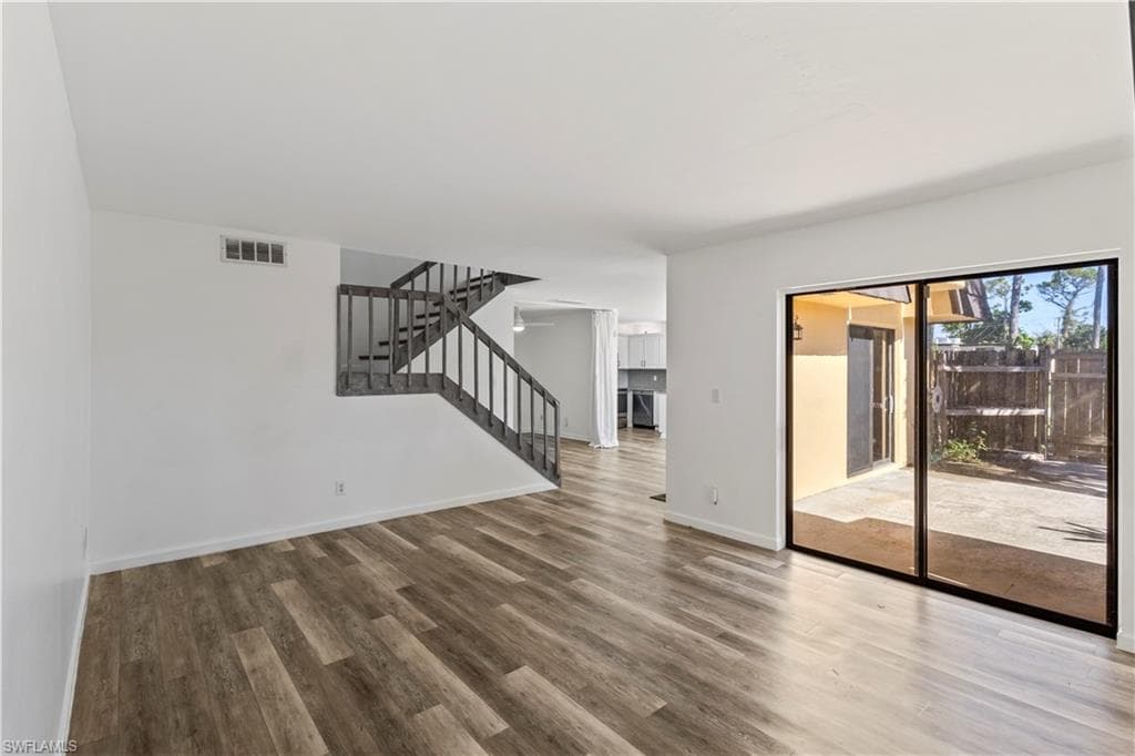 4001 Sandlewood LN # 4, FORT MYERS FL 33907-13