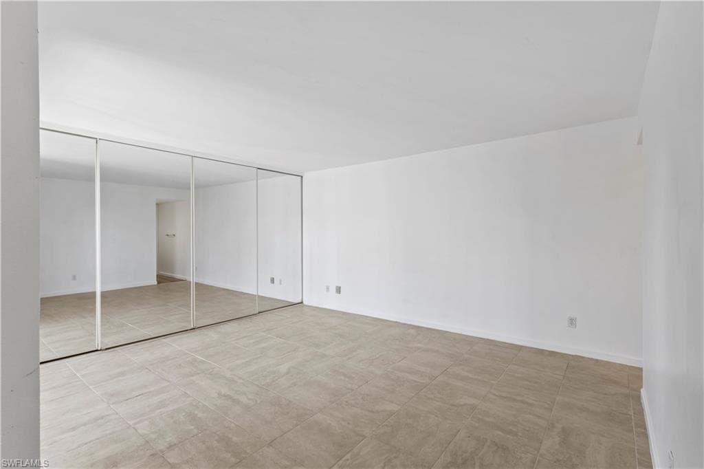 4001 Sandlewood LN # 4, FORT MYERS FL 33907-17