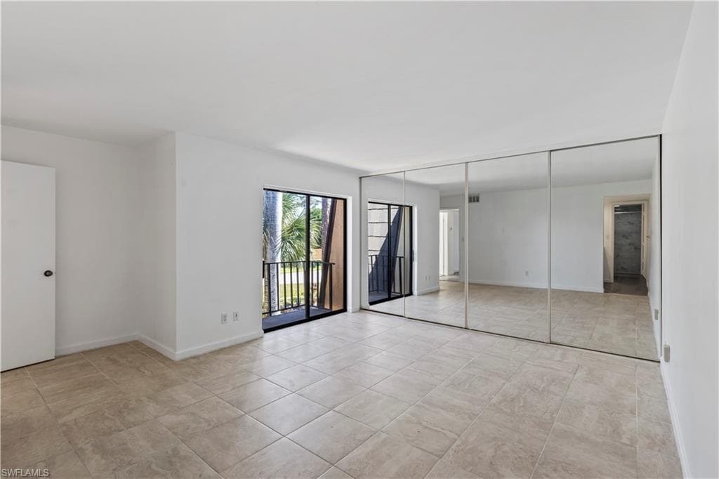 4001 Sandlewood LN # 4, FORT MYERS FL 33907-18