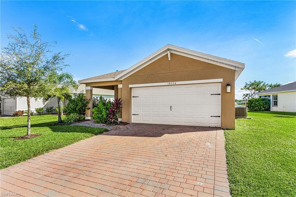 18524 Cronin Sand LN, NORTH FORT MYERS FL 33917-27