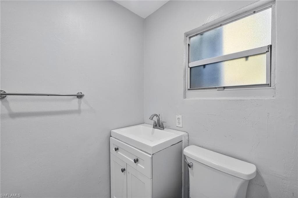 3067 Royal Palm AVE, FORT MYERS FL 33901-17
