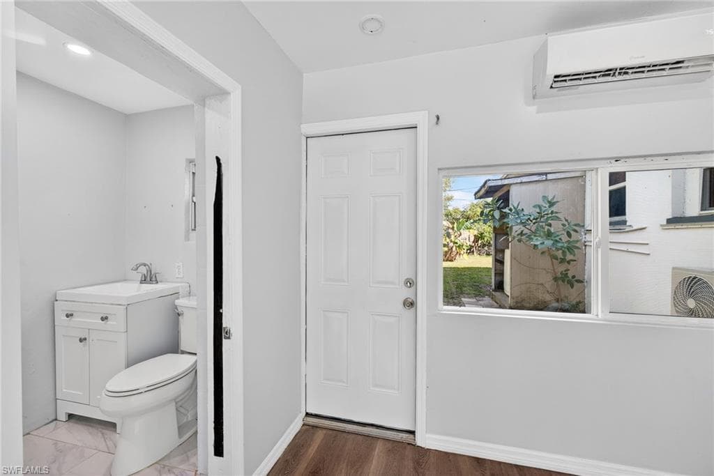3067 Royal Palm AVE, FORT MYERS FL 33901-14
