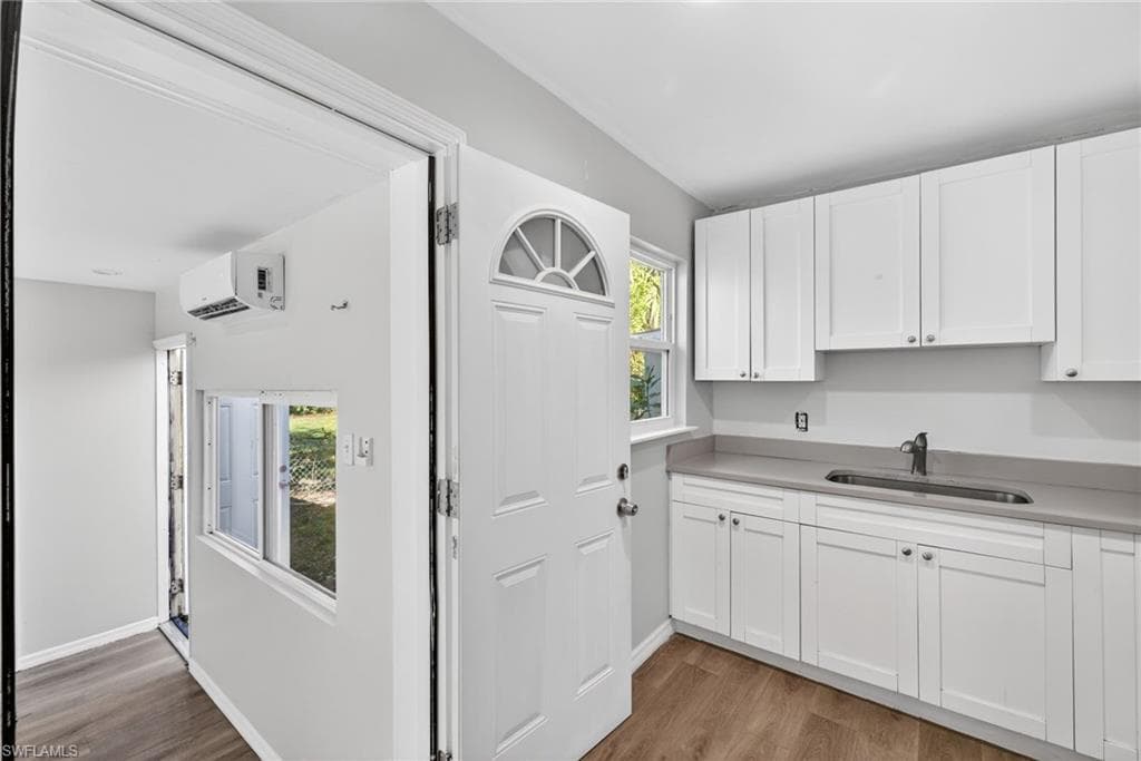 3067 Royal Palm AVE, FORT MYERS FL 33901-3