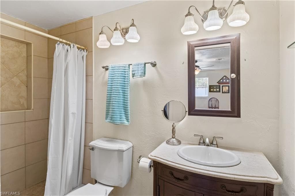 2249 Ephraim AVE, FORT MYERS FL 33907-26