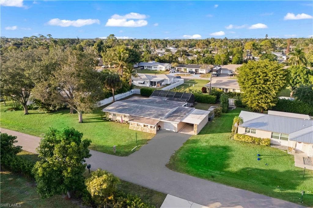 2249 Ephraim AVE, FORT MYERS FL 33907-1