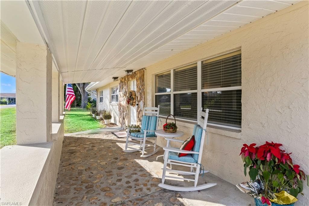 2249 Ephraim AVE, FORT MYERS FL 33907-6