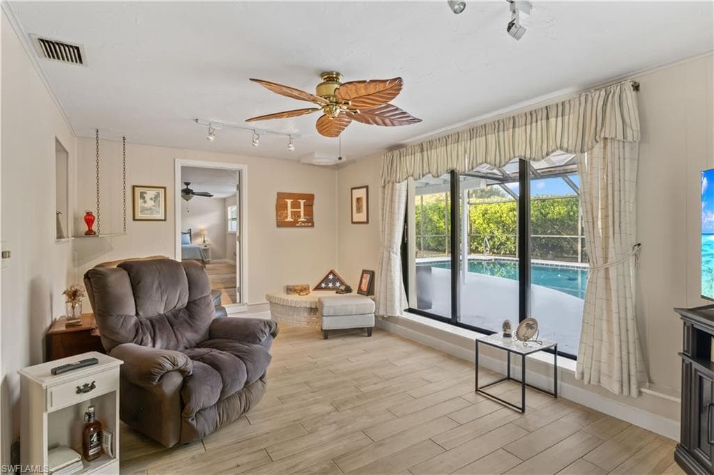 2249 Ephraim AVE, FORT MYERS FL 33907-19