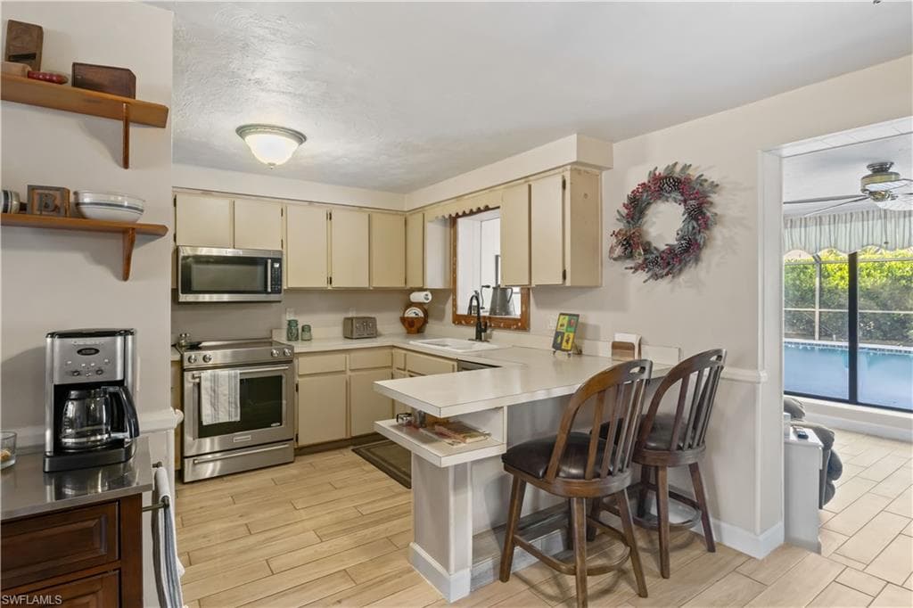 2249 Ephraim AVE, FORT MYERS FL 33907-14